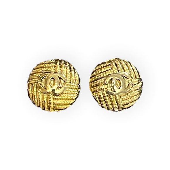 Two CHANEL Gold Tone Metal buttons with interlocking CC Logo & woven des… - Picture 1 of 7